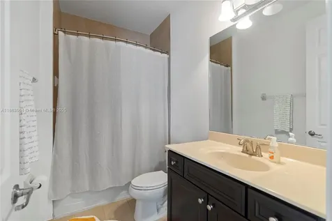 9974 NW 86th Terrace Doral FL 33178