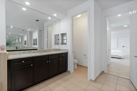 9974 NW 86th Terrace Doral FL 33178