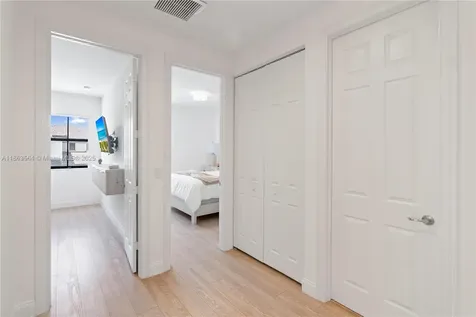 9974 NW 86th Terrace Doral FL 33178