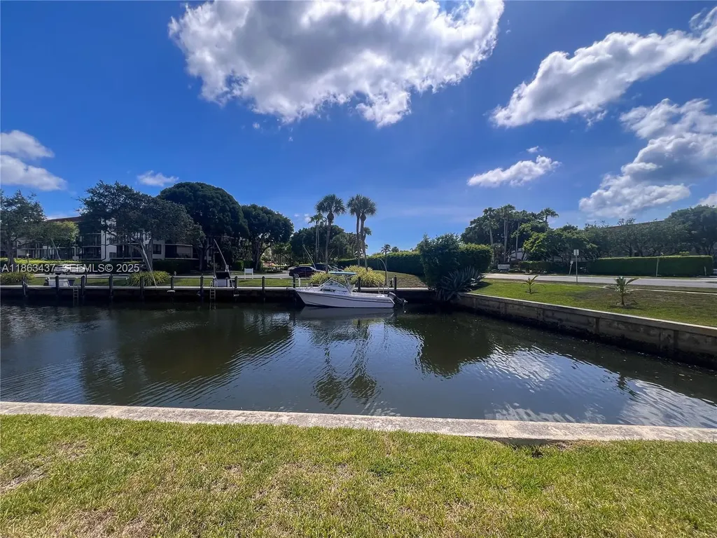 769 Jeffery Street Boca Raton FL 33487