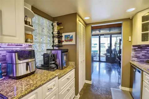 1530 W Golfview Drive Pembroke Pines FL 33026