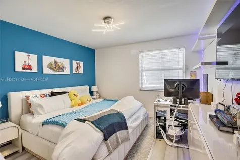 1530 W Golfview Drive Pembroke Pines FL 33026