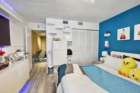1530 W Golfview Drive Pembroke Pines FL 33026
