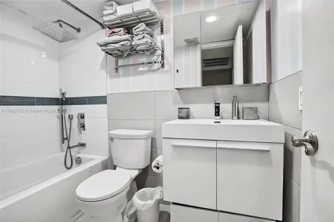 1530 W Golfview Drive Pembroke Pines FL 33026
