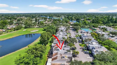 1530 W Golfview Drive Pembroke Pines FL 33026