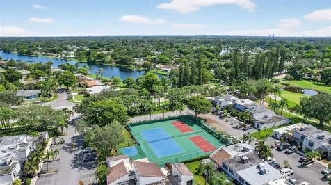 1530 W Golfview Drive Pembroke Pines FL 33026