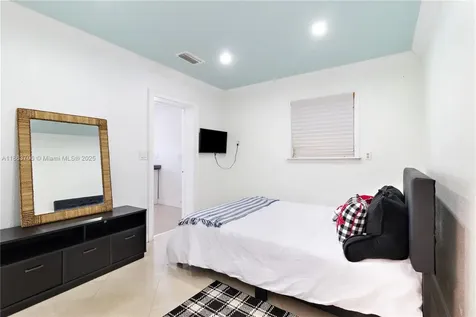 7490 Buchanan Street Hollywood FL 33024