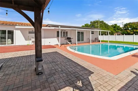 7490 Buchanan Street Hollywood FL 33024