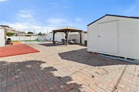 7490 Buchanan Street Hollywood FL 33024