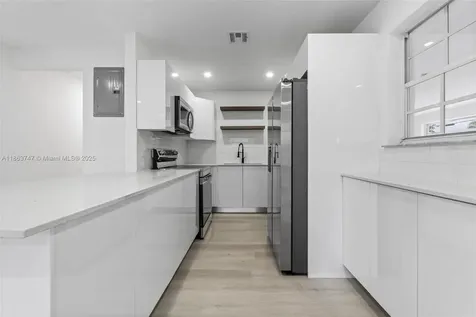 620 N 64th Avenue Hollywood FL 33024