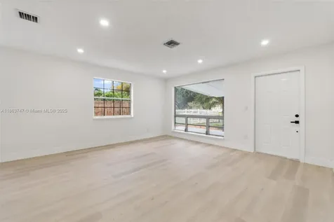 620 N 64th Avenue Hollywood FL 33024