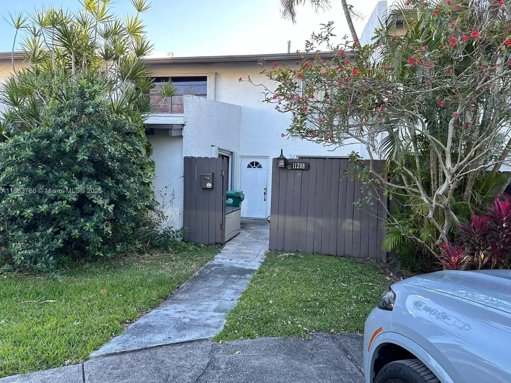 11208 SW 67th Terrace Miami FL 33173