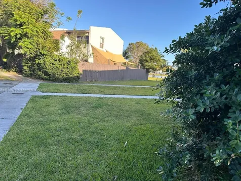 11208 SW 67th Terrace Miami FL 33173