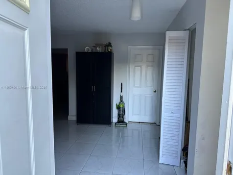 11208 SW 67th Terrace Miami FL 33173