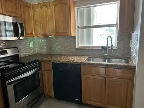 11208 SW 67th Terrace Miami FL 33173