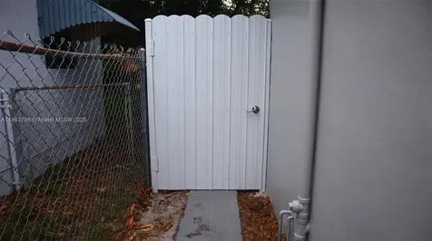 2503 NW 9th Street Fort Lauderdale FL 33311