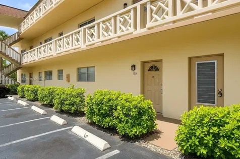 5071 W Oakland Park Boulevard Lauderdale Lakes FL 33313