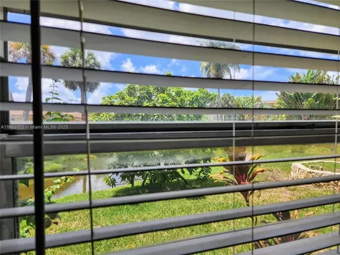 5071 W Oakland Park Boulevard Lauderdale Lakes FL 33313