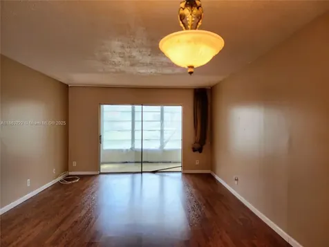 5071 W Oakland Park Boulevard Lauderdale Lakes FL 33313