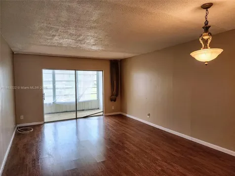 5071 W Oakland Park Boulevard Lauderdale Lakes FL 33313