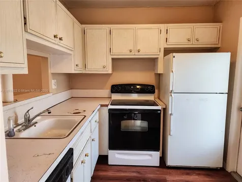 5071 W Oakland Park Boulevard Lauderdale Lakes FL 33313
