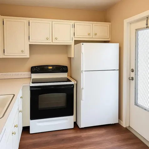 5071 W Oakland Park Boulevard Lauderdale Lakes FL 33313
