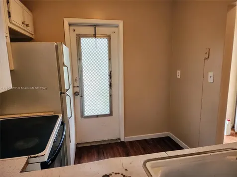 5071 W Oakland Park Boulevard Lauderdale Lakes FL 33313