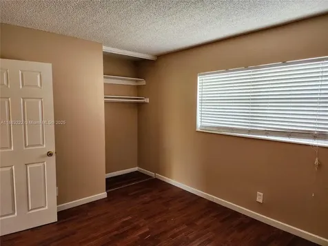 5071 W Oakland Park Boulevard Lauderdale Lakes FL 33313