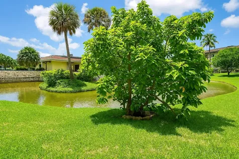 5071 W Oakland Park Boulevard Lauderdale Lakes FL 33313