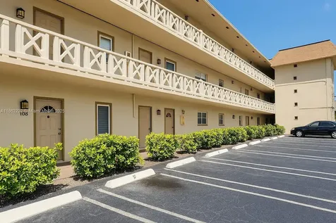 5071 W Oakland Park Boulevard Lauderdale Lakes FL 33313