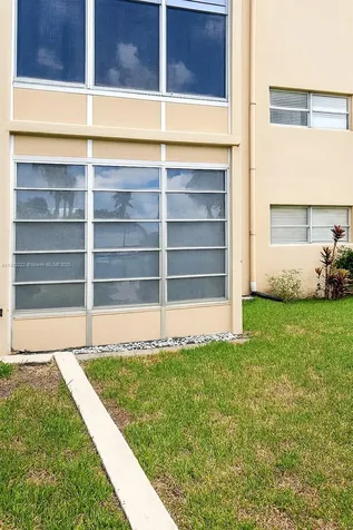 5071 W Oakland Park Boulevard Lauderdale Lakes FL 33313