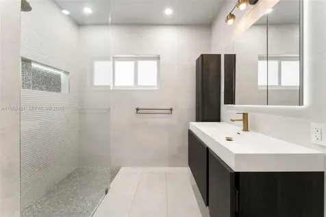1410 Cleveland Road Miami Beach FL 33141