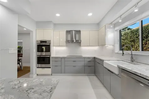 1410 Cleveland Road Miami Beach FL 33141