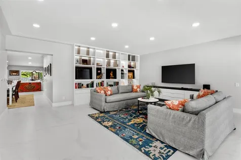 1410 Cleveland Road Miami Beach FL 33141