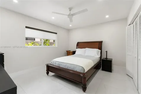1410 Cleveland Road Miami Beach FL 33141