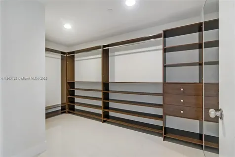 2950 NE 188th Street Aventura FL 33180