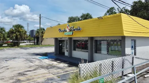 2944 W University Boulevard W Jacksonville FL 32217