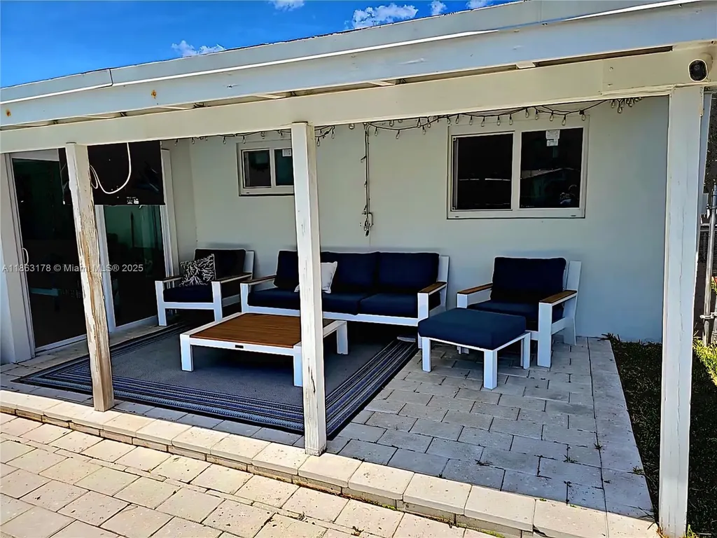 1430 NE 53rd Court Fort Lauderdale FL 33334