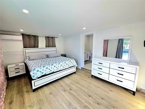 1430 NE 53rd Court Fort Lauderdale FL 33334