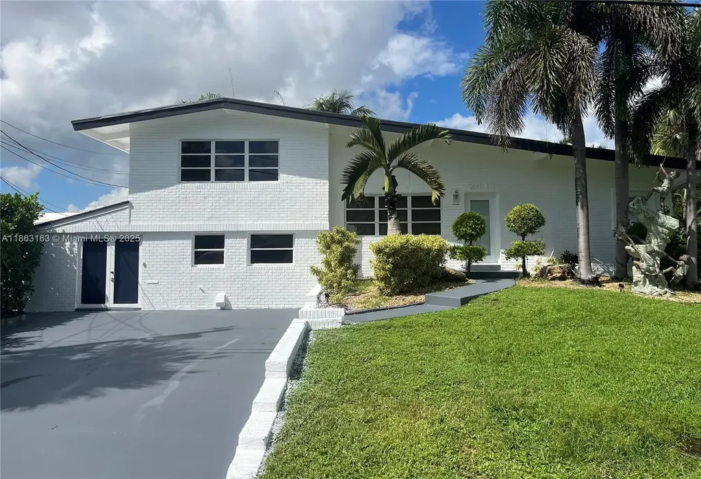 2413 Nassau Lane Fort Lauderdale FL 33312