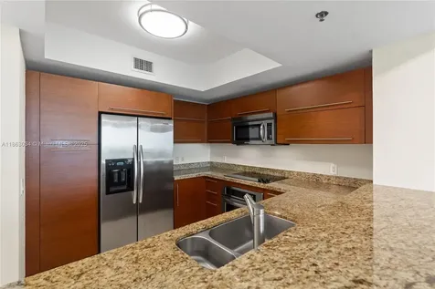 2641 N Flamingo Road Sunrise FL 33323