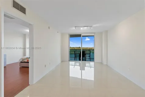 2641 N Flamingo Road Sunrise FL 33323