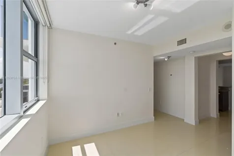 2641 N Flamingo Road Sunrise FL 33323
