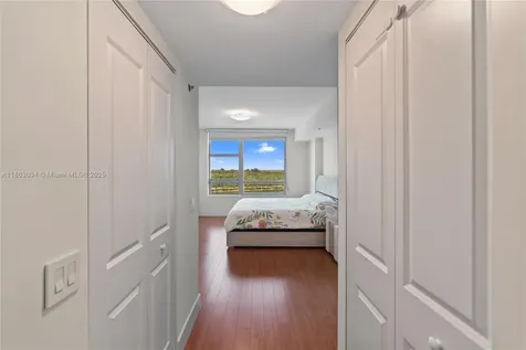 2641 N Flamingo Road Sunrise FL 33323