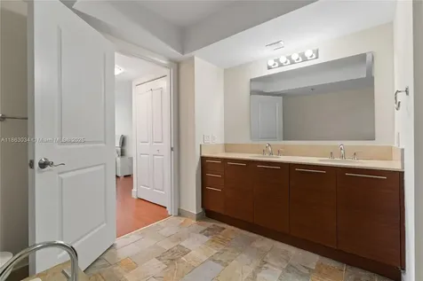 2641 N Flamingo Road Sunrise FL 33323