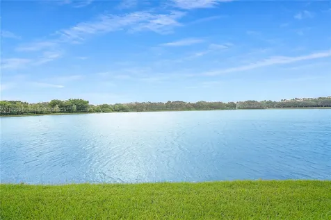2641 N Flamingo Road Sunrise FL 33323