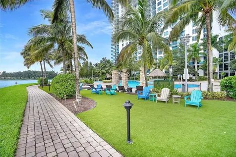 2641 N Flamingo Road Sunrise FL 33323