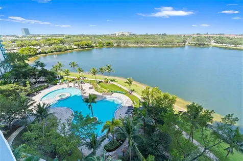 2641 N Flamingo Road Sunrise FL 33323
