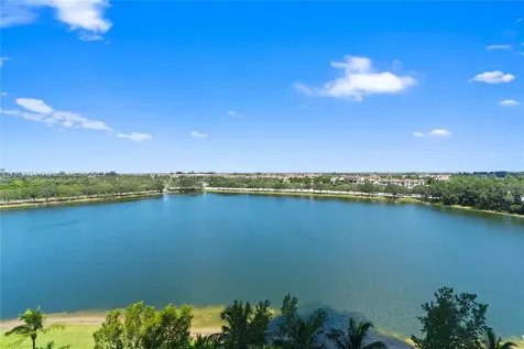 2641 N Flamingo Road Sunrise FL 33323