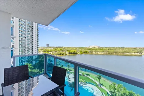 2641 N Flamingo Road Sunrise FL 33323